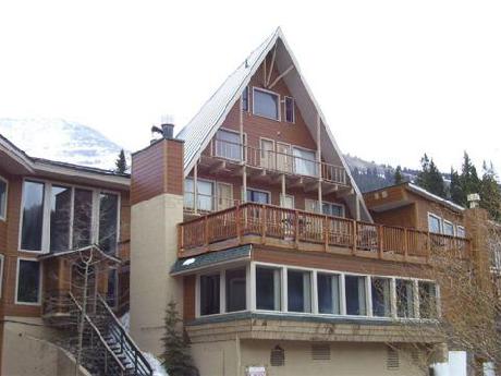 Skier's Edge Condominiums