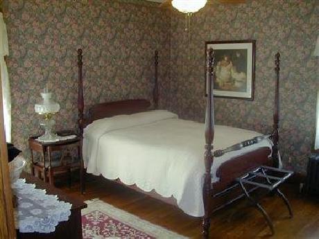 Dearborn Bed & Breakfast