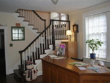 Red Lion Bed & Breakfast