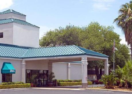 Quality Inn & Suites Near Fort Sam Houston