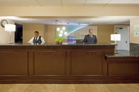 Holiday Inn Hotel & Suites BOSTON-PEABODY