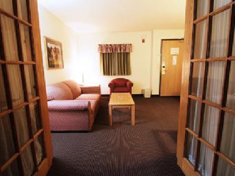 AmericInn Coon Rapids