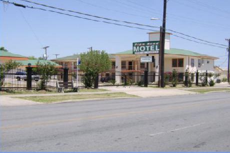 Pinn Road Inn and Suites