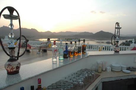 Hotel Hilltop Palace