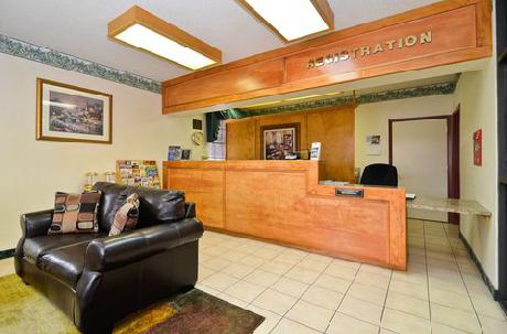 BEST WESTERN Naval Station Inn