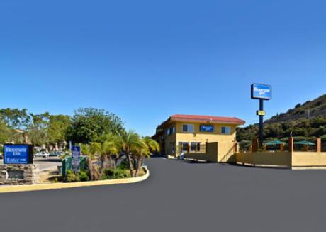 Rodeway Inn Near Qualcomm Stadium
