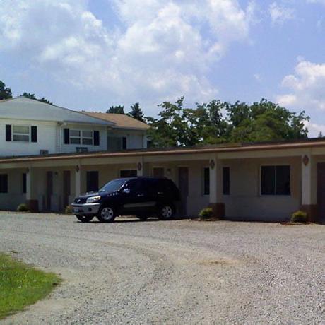 Whispering Pines Motel White S