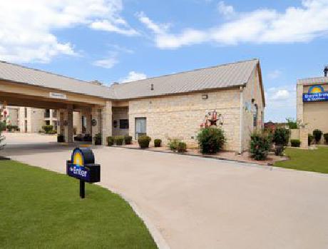 Days Inn and Suites Llano