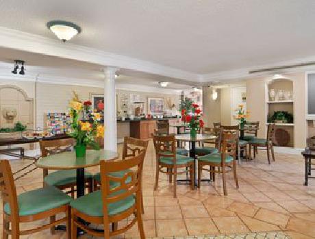 Super 8 Austell/Six Flags