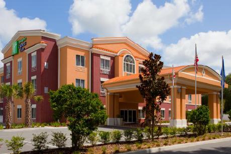 Holiday Inn Express Hotel & Suites BROOKSVILLE-I-75