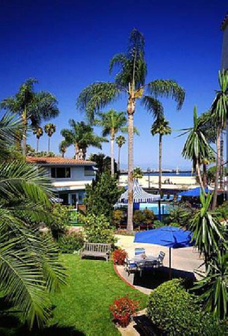 West Beach Inn, a Coast Hotel