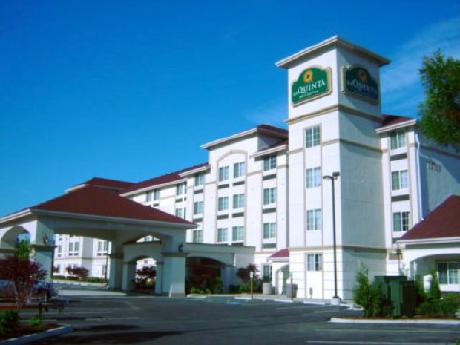La Quinta Inn & Suites Lakewood