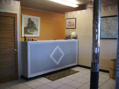 Nassau Holiday Motel