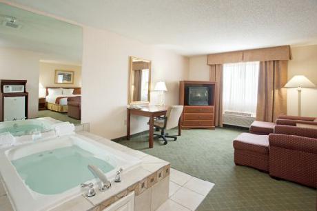 Holiday Inn Express Hotel & Suites EX I-71/OH STATE FAIR/EXPO CTR