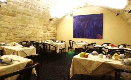 Hotel De La Place du Louvre