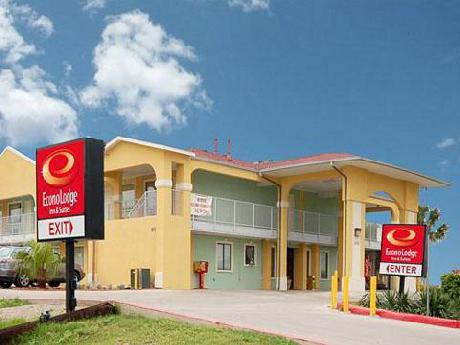 Econo Lodge Inn & Suites Near AT&T Center