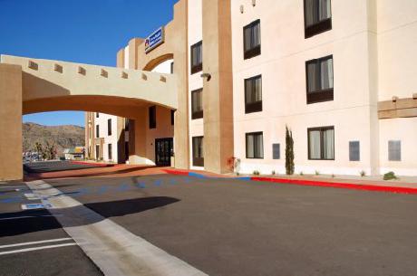 BEST WESTERN Yucca Valley Hotel & Suites