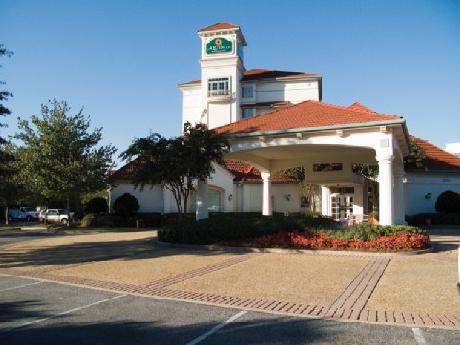 La Quinta Inn & Suites Atlanta Paces Ferry