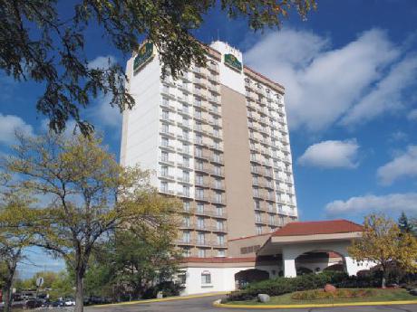 La Quinta Inn and Suites Minneapolis Bloomington W