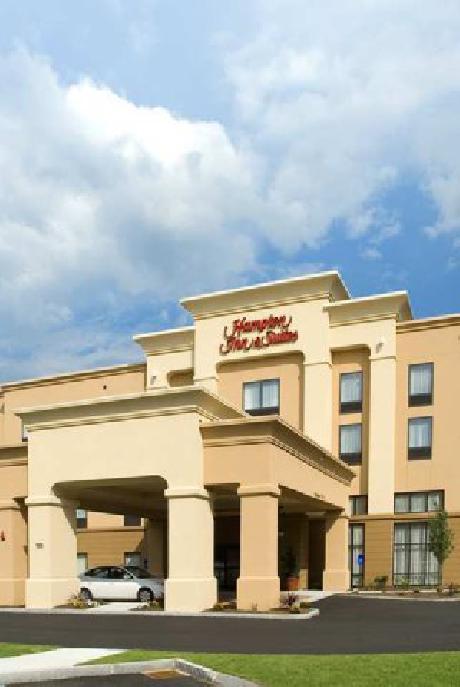 Hampton Inn  Suites Tilton