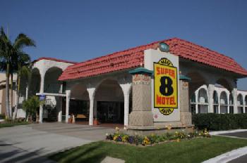Super 8 Anaheim Near Disneyland