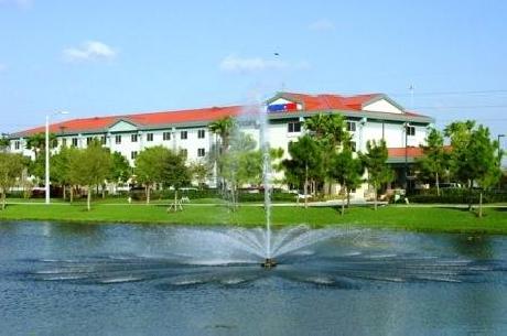 AmericInn Sarasota