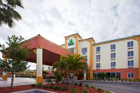 Holiday Inn Express Hotel & Suites COCOA BEACH