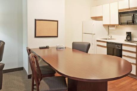 Candlewood Suites COLUMBUS AIRPORT