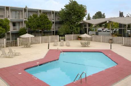 Red Lion at the Quay