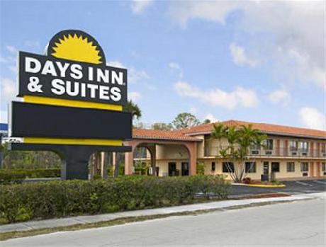 Days Inn and Suites Orlando/UCF Research Park