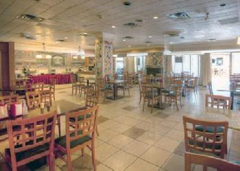 Econo Lodge Inn & Suites Toronto Airport