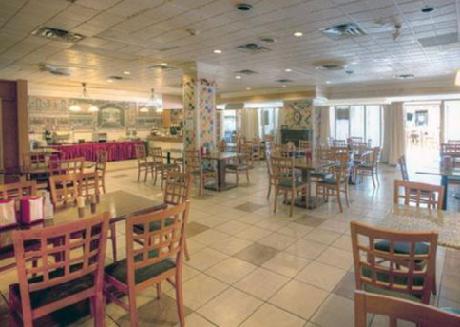 Econo Lodge Inn & Suites Toronto Airport