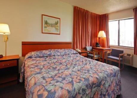 Rodeway Inn & Suites