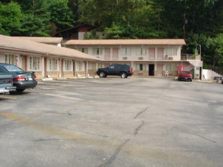 Scottish Inns Knoxville downtown/airport.