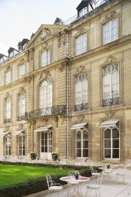 Saint James and Albany Hotel