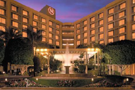 Sheraton Crescent Hotel