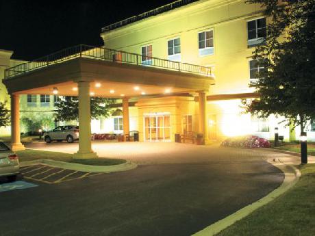 La Quinta Inn & Suites Chicago North Shore