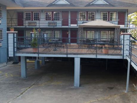 1876 Inn and Restaurant