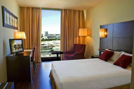 Husa Puerta De Zaragoza