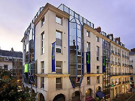 all seasons Nantes Centre Place Royale