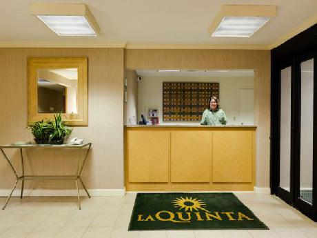 La Quinta Inn Chicago Willowbrook