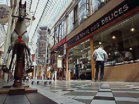 all seasons Paris Cadet Lafayette (futur ibis Styles)