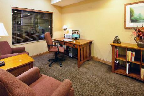 Holiday Inn Express Hotel & Suites CLAYPOOL HILL (RICHLANDS AREA)