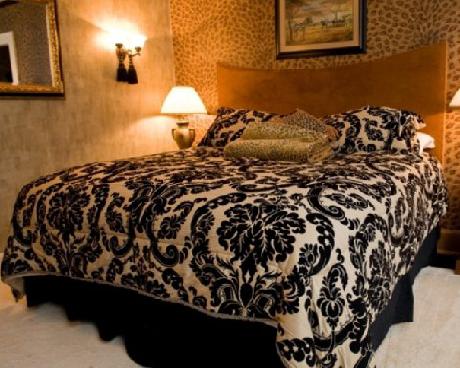 The Beverly Hills Inn, a 3 Palms Hotel