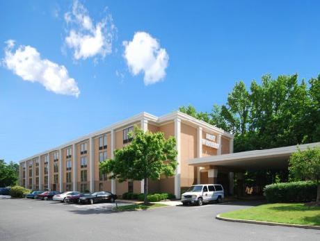 BEST WESTERN PLUS Richmond Airport Hotel