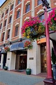 Dalton Hotel and Suites