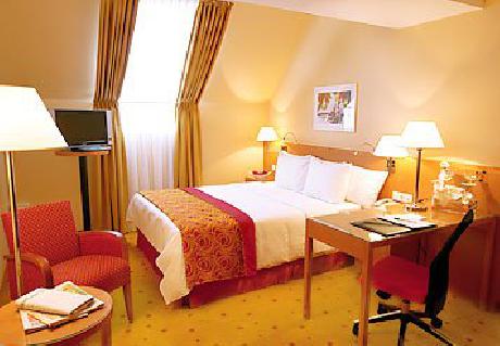 Courtyard Vienna Schoenbrunn