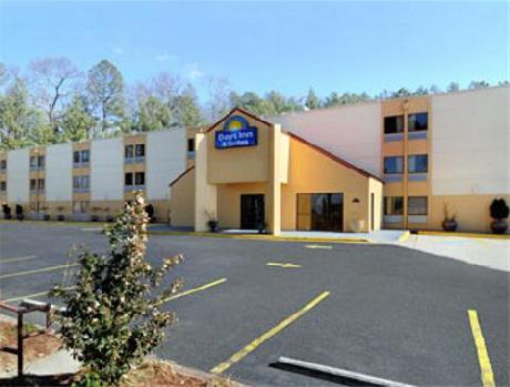 Days Inn And Suites Atlanta  Six Flags