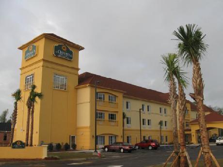 La Quinta Inn & Suites North Mobile  Satsuma