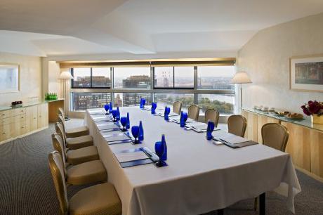 ONE UN New York Hotel